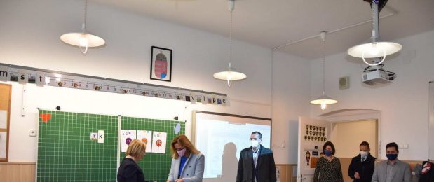 Ajándékot kaptunk dr. Vitályos Eszter, országgyűlési képviselő asszonytól