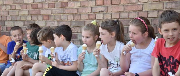 Gyereknapi buli a suliban!