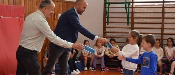 Gyereknapi ajándék