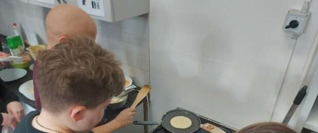 Palacsintasütés a 7.b-ben