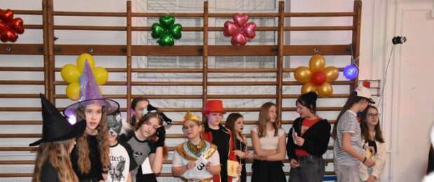 🎭 Felsős farsang – Balszerencse-űző buli a Vásár téren 🎉